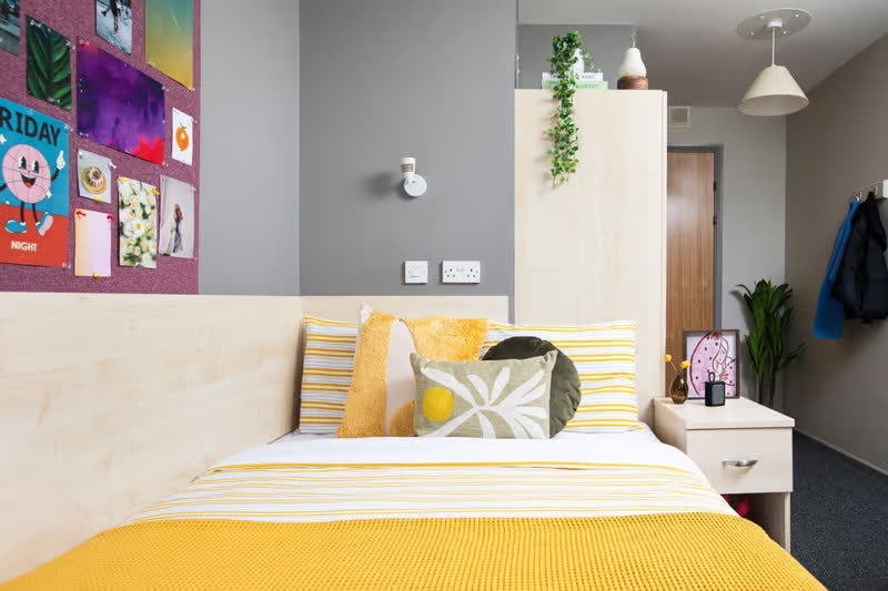 Room Tarragon Road in Leicester