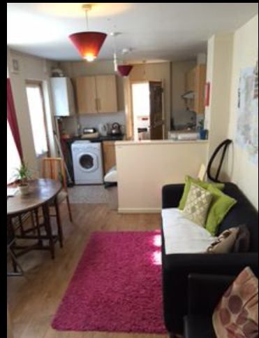 Room Colum Place in Cardiff