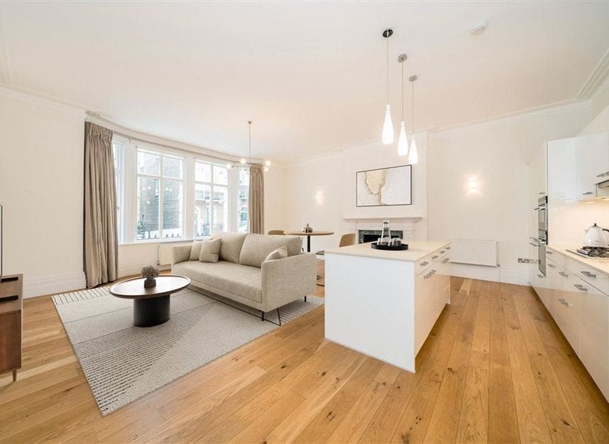 Flat Montagu Square in City of Westminster