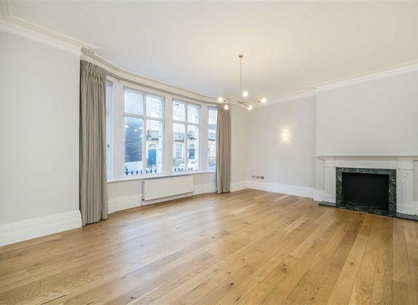 Flat Montagu Square in City of Westminster