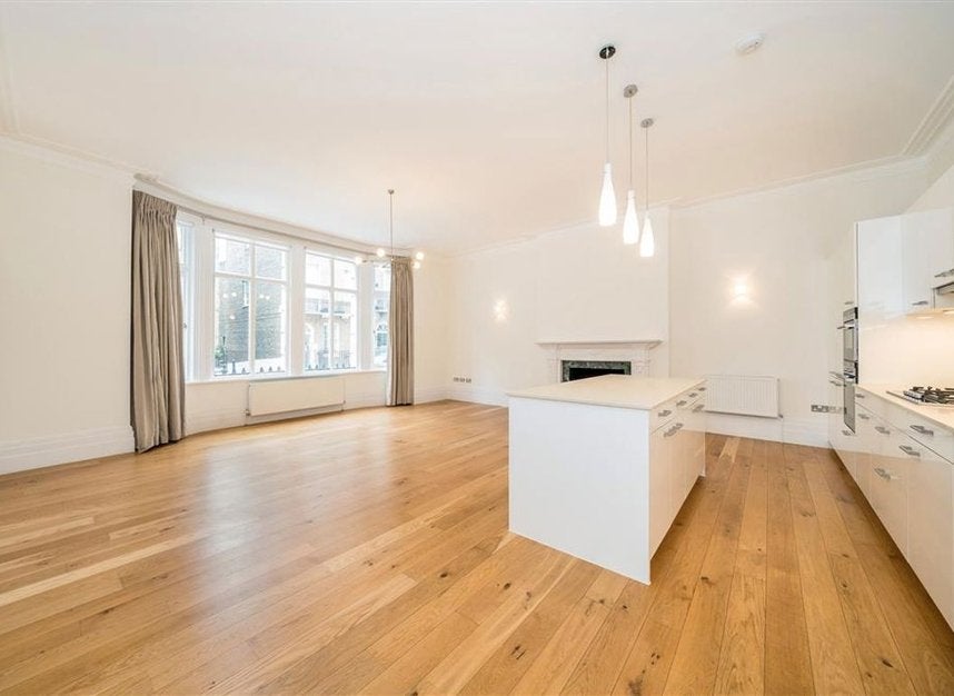 Flat Montagu Square in City of Westminster