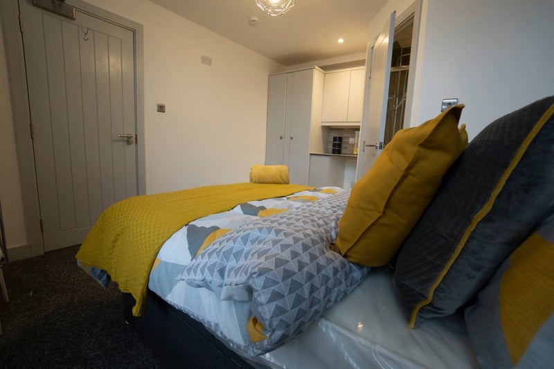 Room Anderson Road in Sandwell