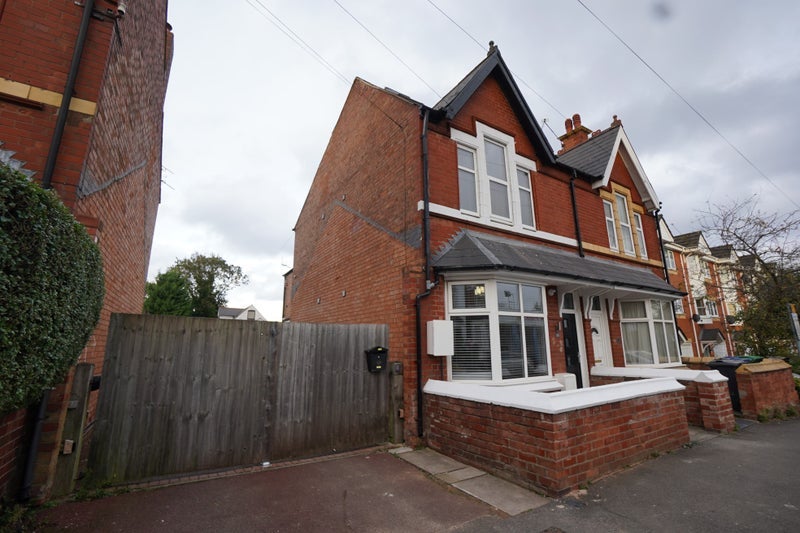 Room Anderson Road in Sandwell