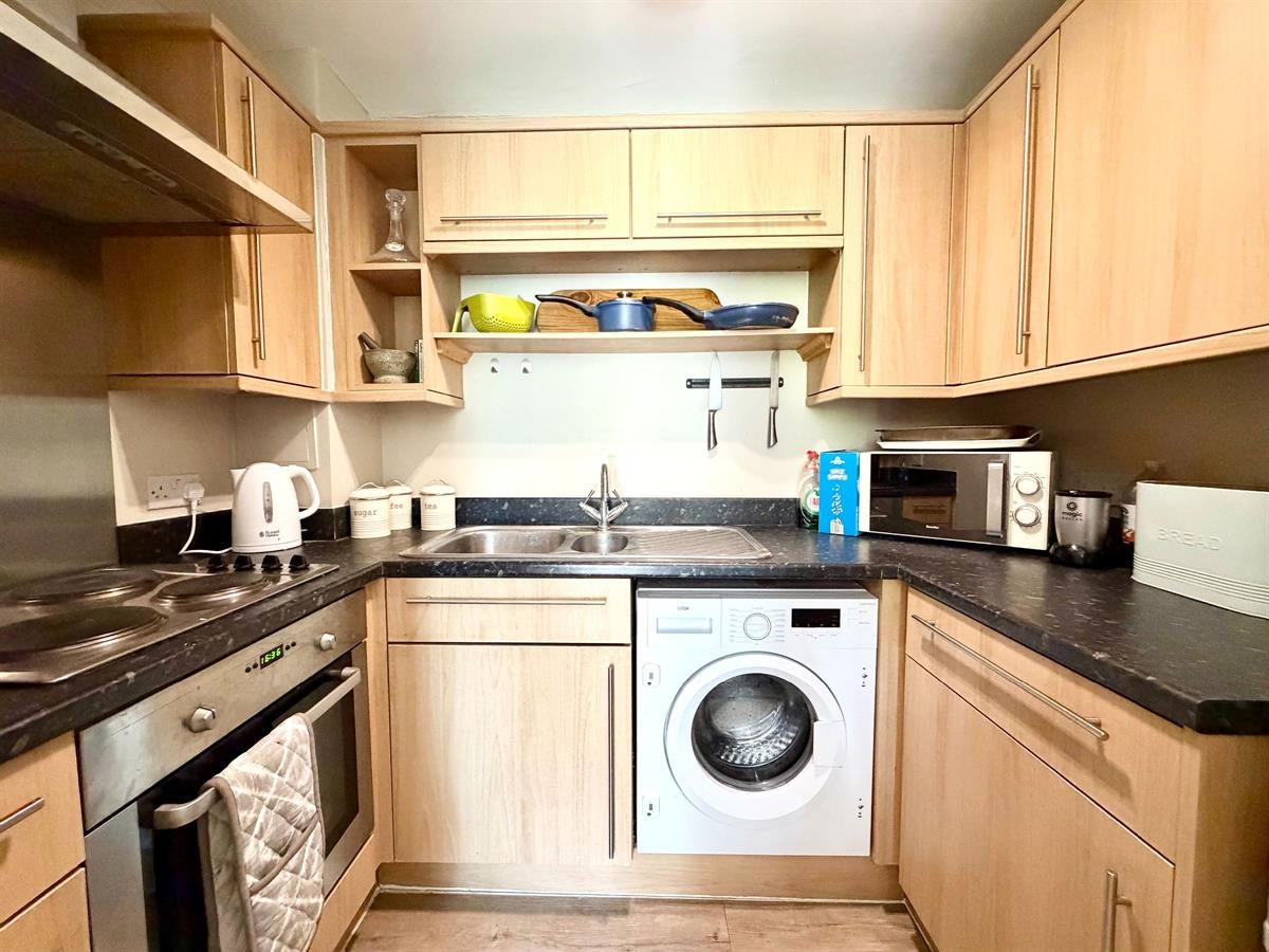 Flat Rectory Road in Rushmoor
