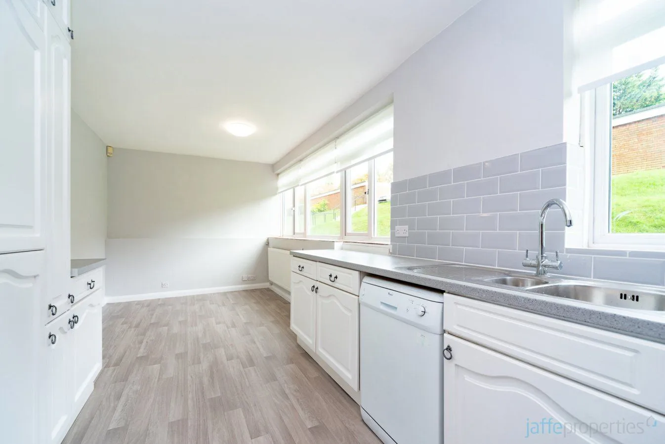 Flat Mountfield Road in Greater London