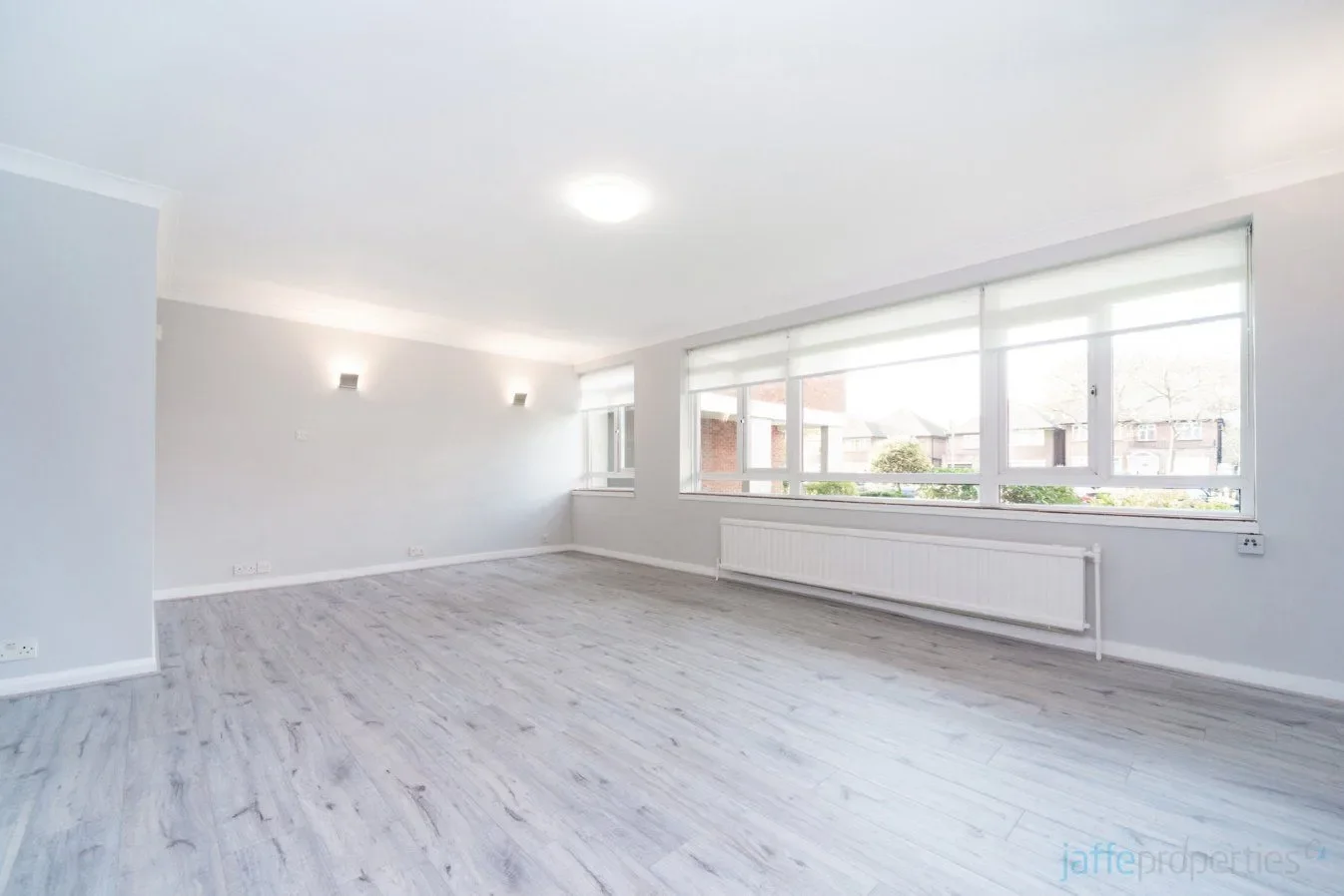 Flat Mountfield Road in Greater London