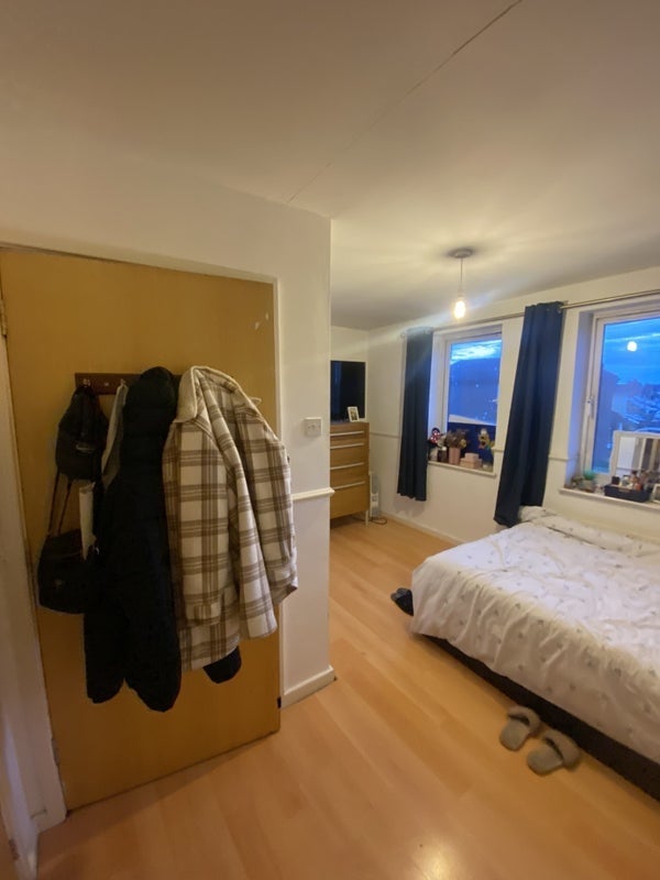 Room Grange Way in Greater London