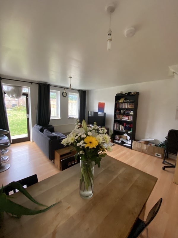 Room Grange Way in Greater London