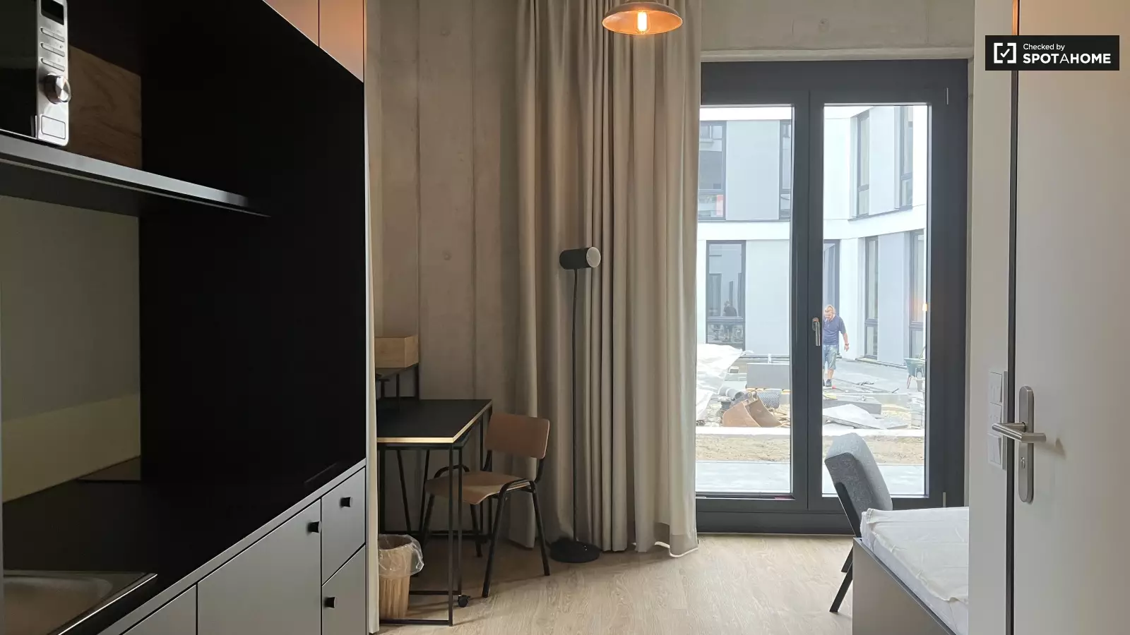 Zimmer Anna-Seghers-Straße in Berlin