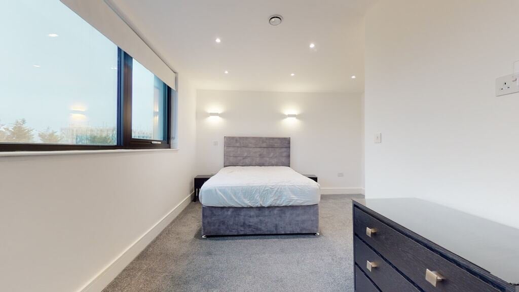 Flat Great West Road in Greater London