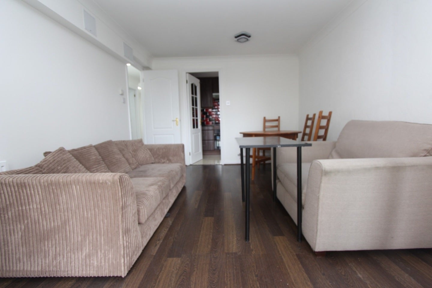 Flat Sheepcote Road in Greater London