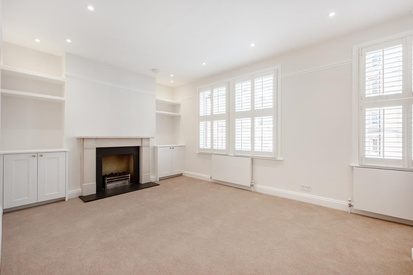 Flat Lurline Gardens in Greater London