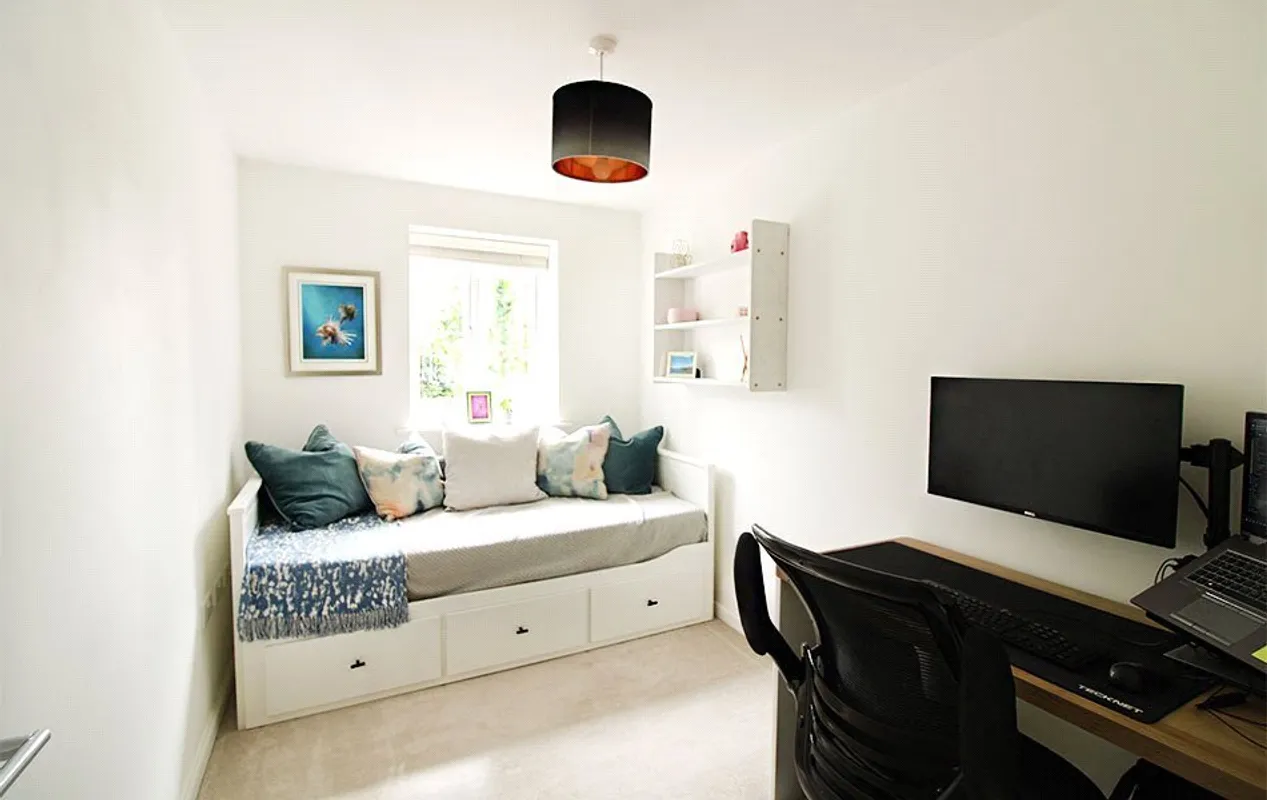 Flat Cavendish Drive in Fareham