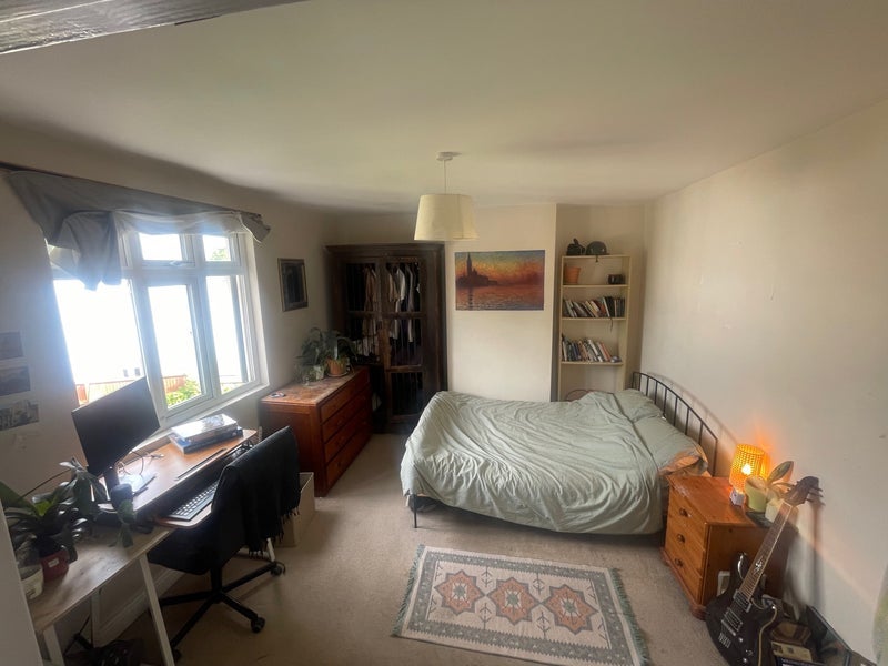 Room Beloe Road in Bristol
