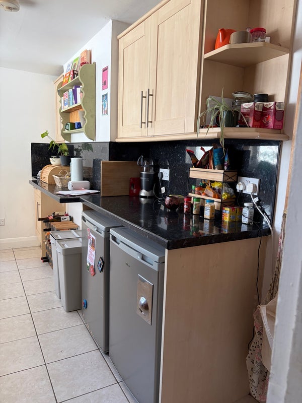 Room Kirkwood Road in Greater London
