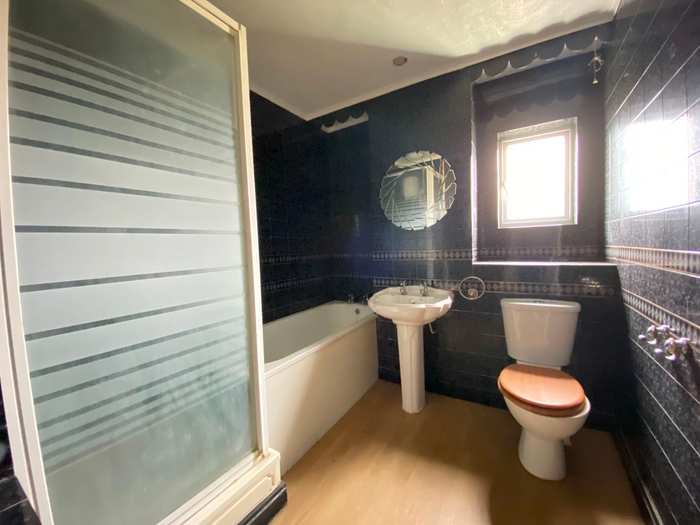Room Stebondale Street in Greater London