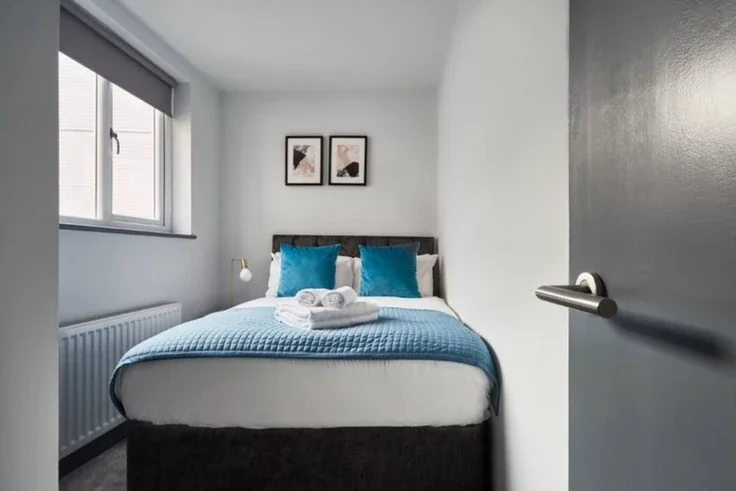Flat Theobalds Road in Greater London