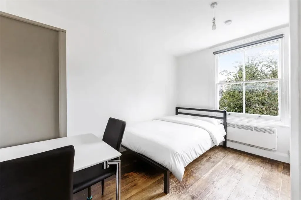 Room Matheson Road in Greater London