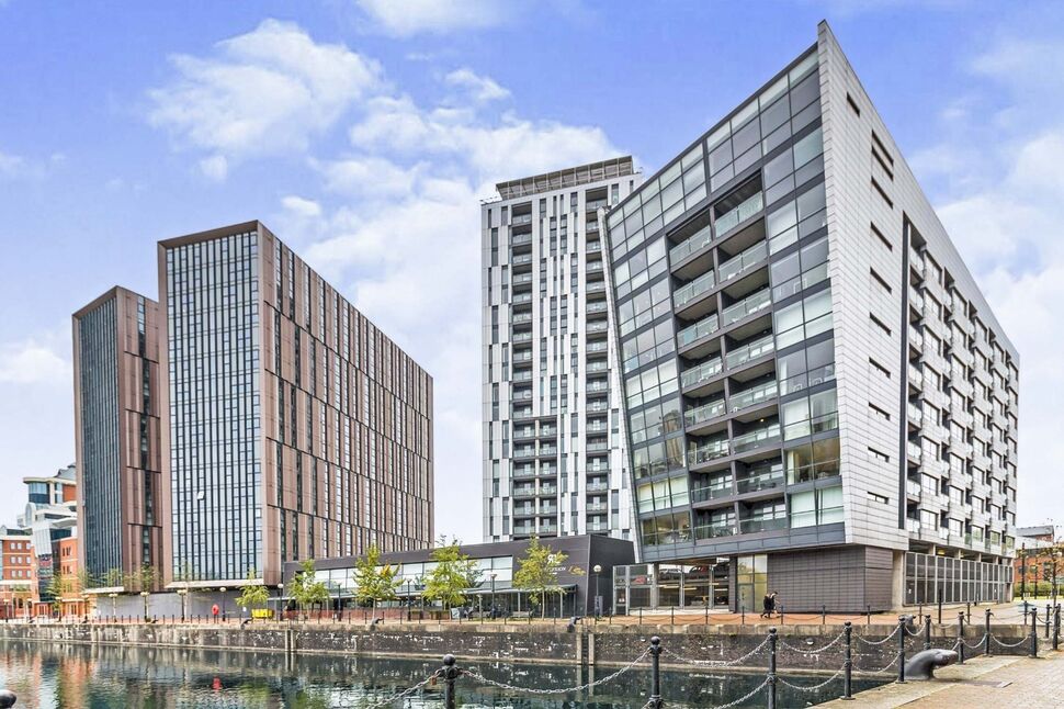 Flat Anchorage Quay in Salford