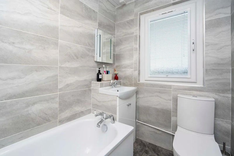 Room Priory Road in Whitecross