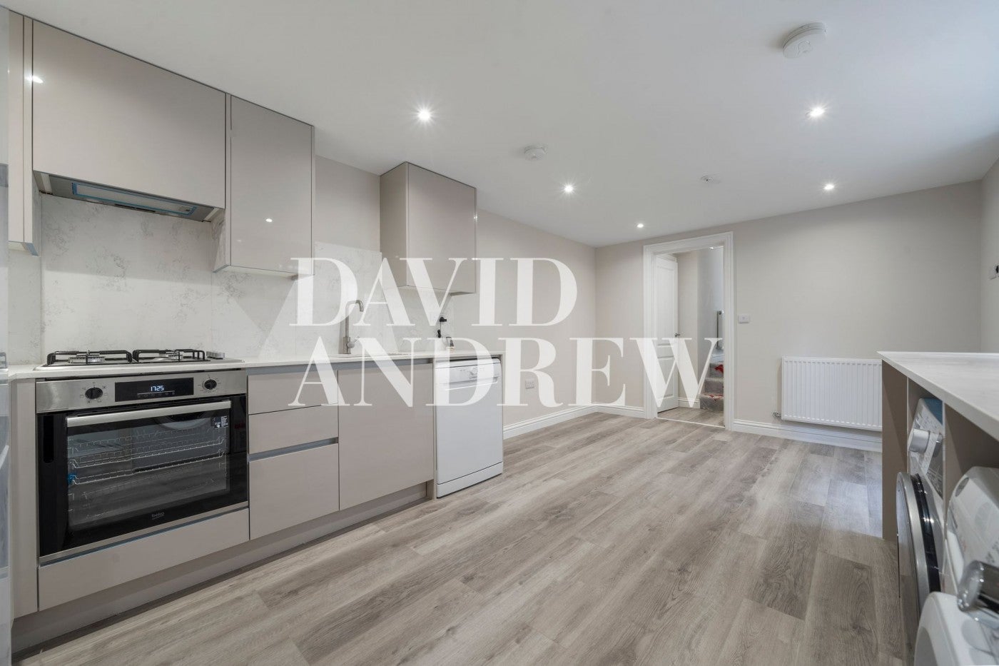 Flat Parolles Road in Greater London
