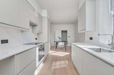 Flat Prince of Wales Drive in Greater London