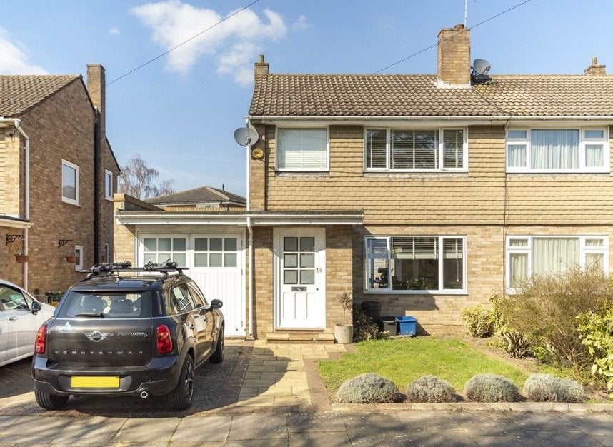 House Albury Close in Greater London