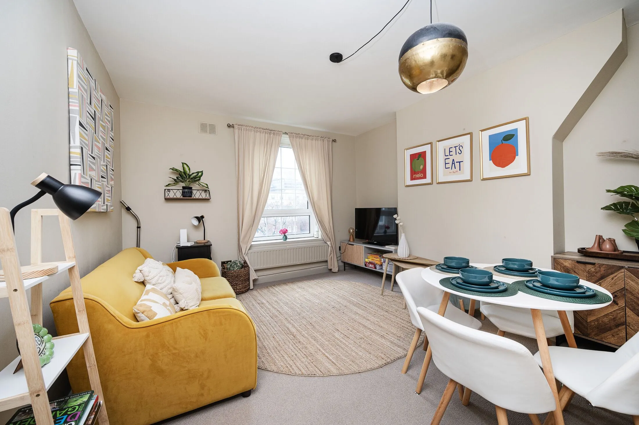 Flat Monthope Road in Greater London