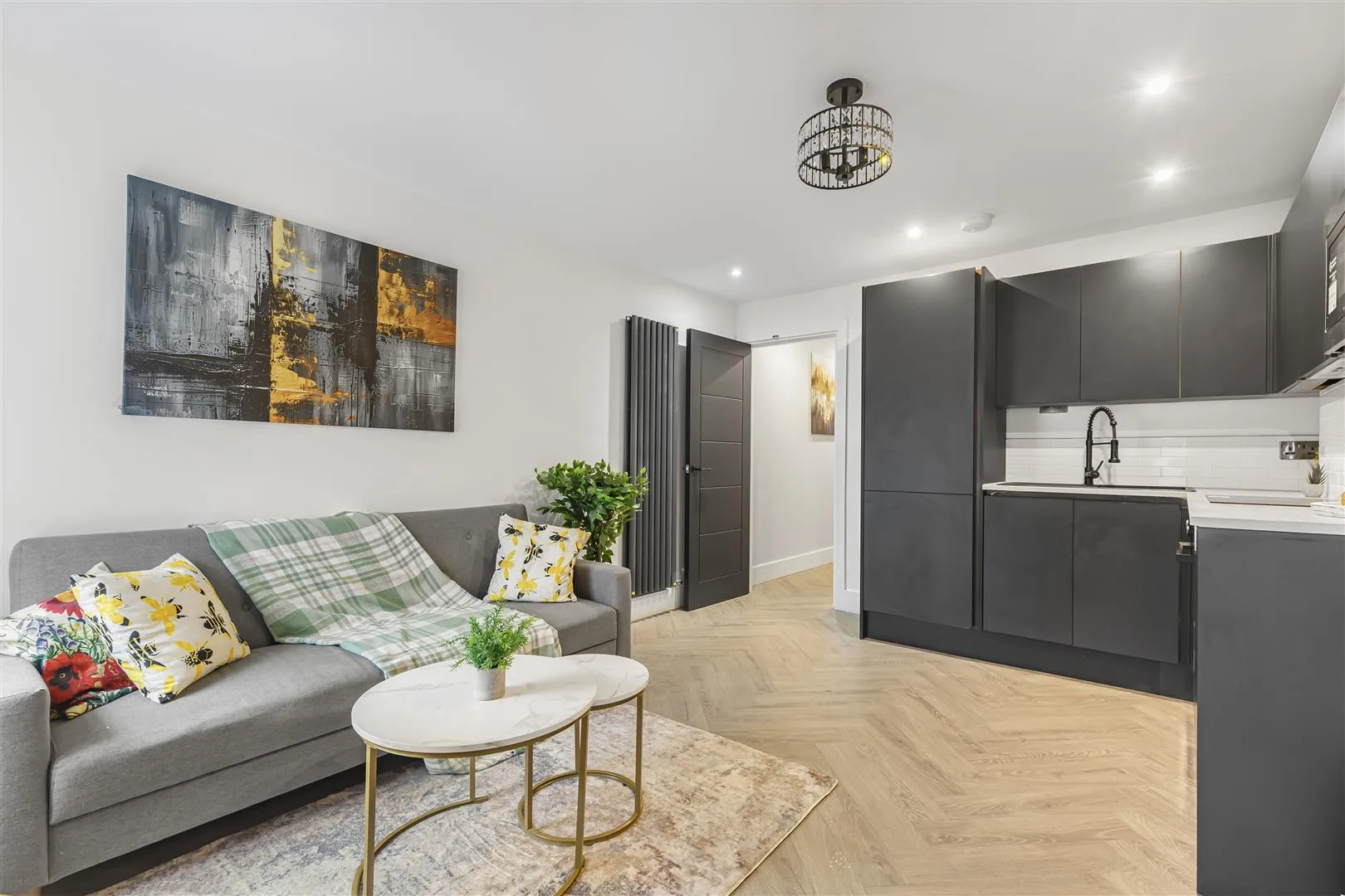 Flat Upper Richmond Road West in Greater London