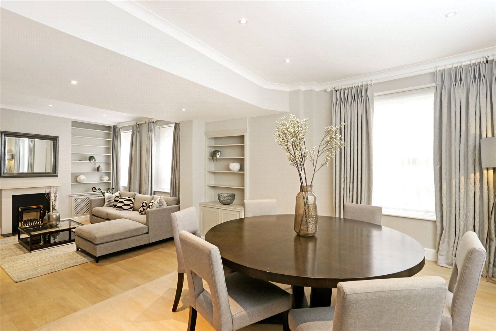 Flat Wilton Crescent in City of Westminster