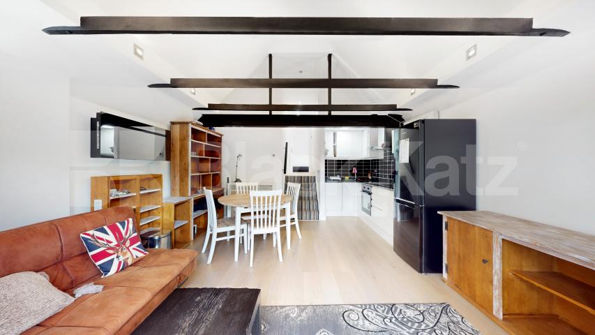 Flat Iverson Road in Greater London