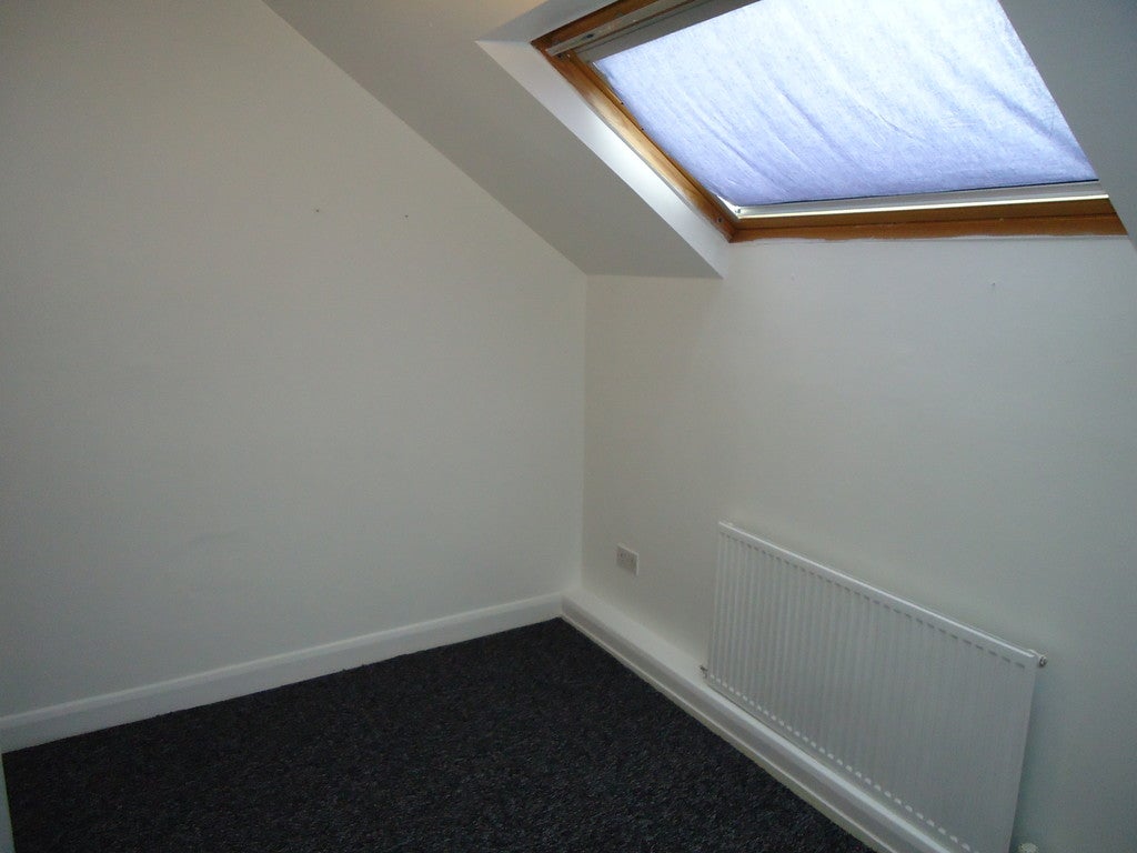 Flat Dewsbury Road in Leeds