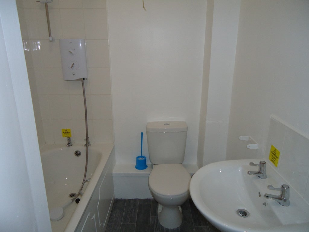 Flat Dewsbury Road in Leeds