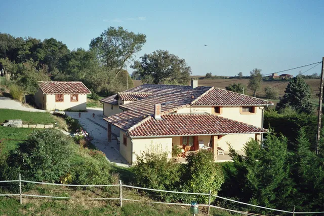 Room Route de Nizas in Nizas