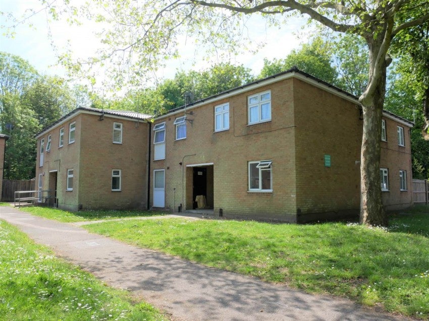 Flat Regency Close in Rainham