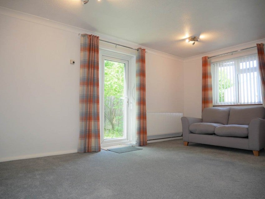 Flat Regency Close in Rainham