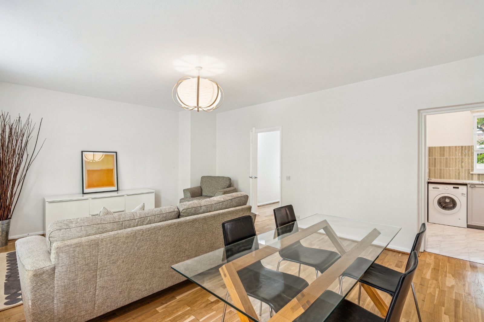 Flat Vicarage Crescent in Greater London