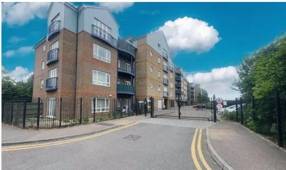 Flat Argent Street in Grays