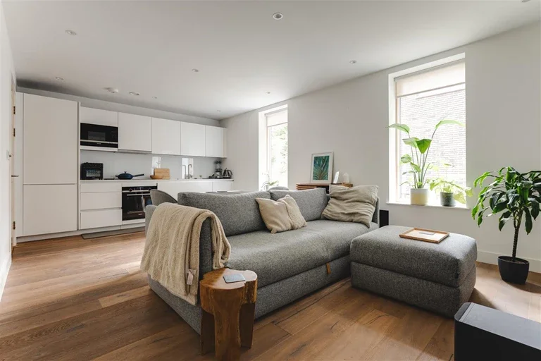 Flat Prodigal Square in Greater London