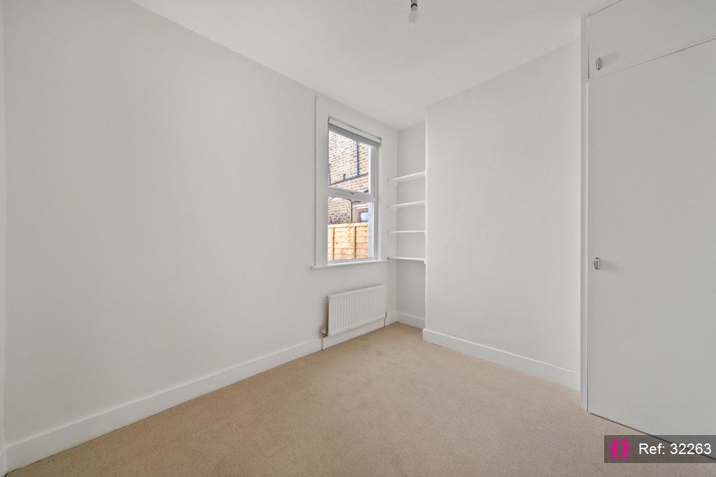 Flat Abbey Road in Greater London