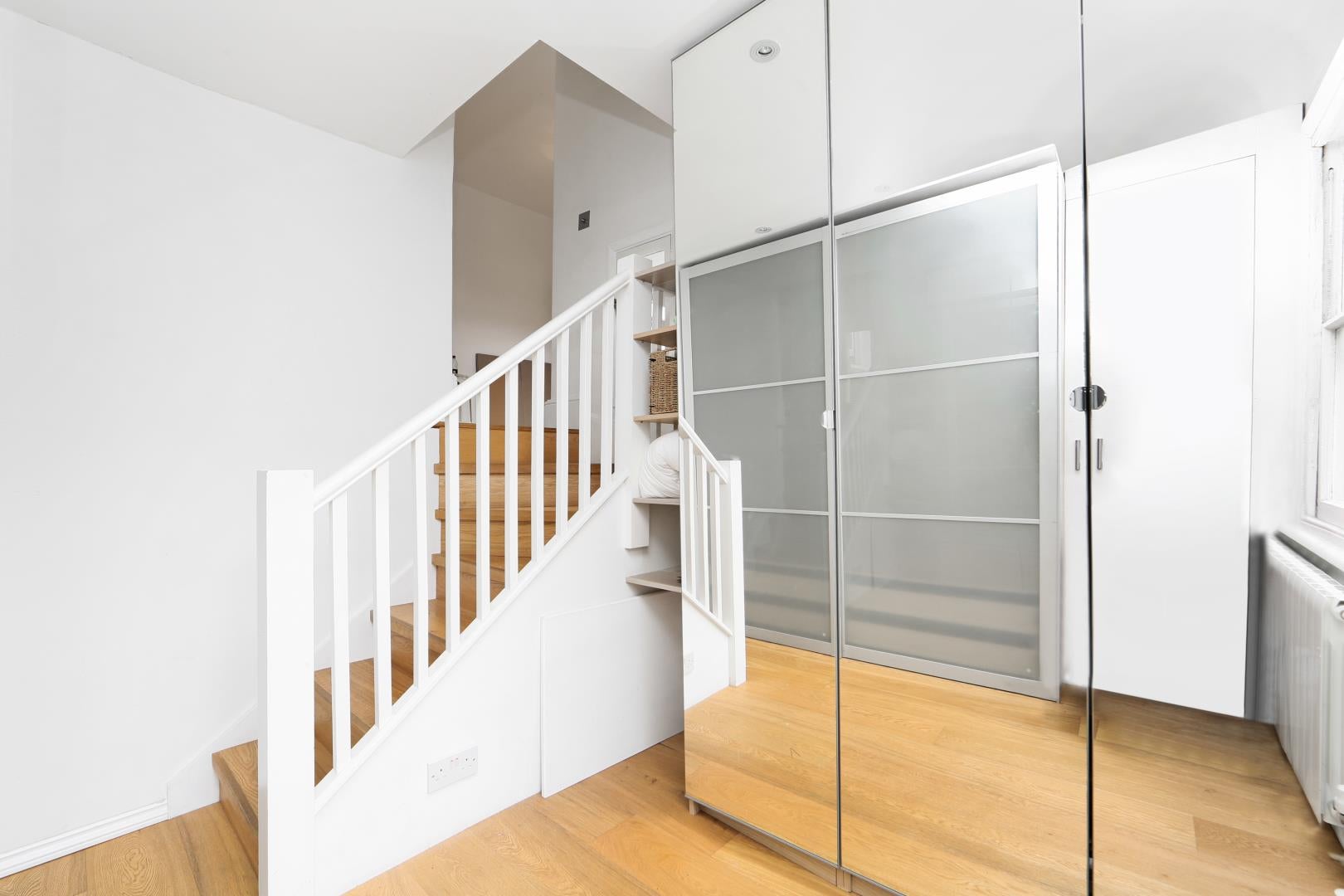 Flat Saint Lawrence Terrace in Greater London