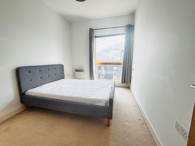 Room New Century Park in Manchester