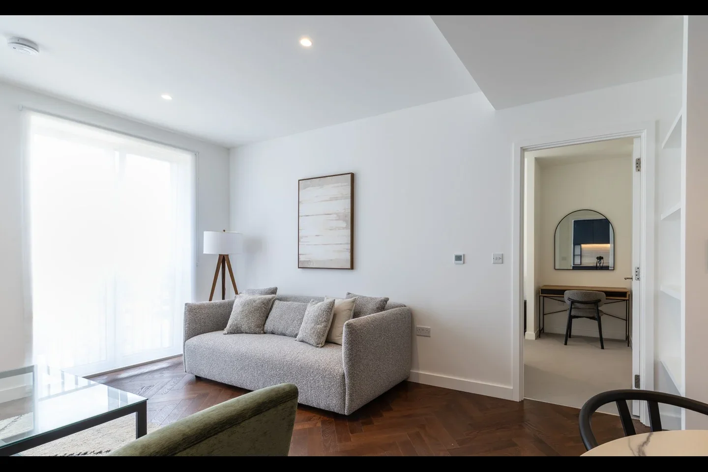 Flat Ribbon Lane in Greater London