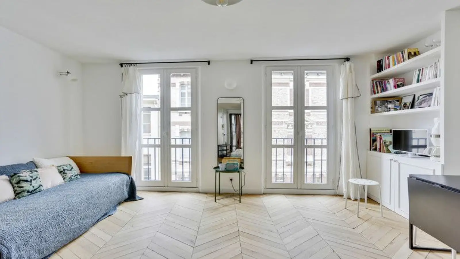 Flat Place du Panthéon in Paris
