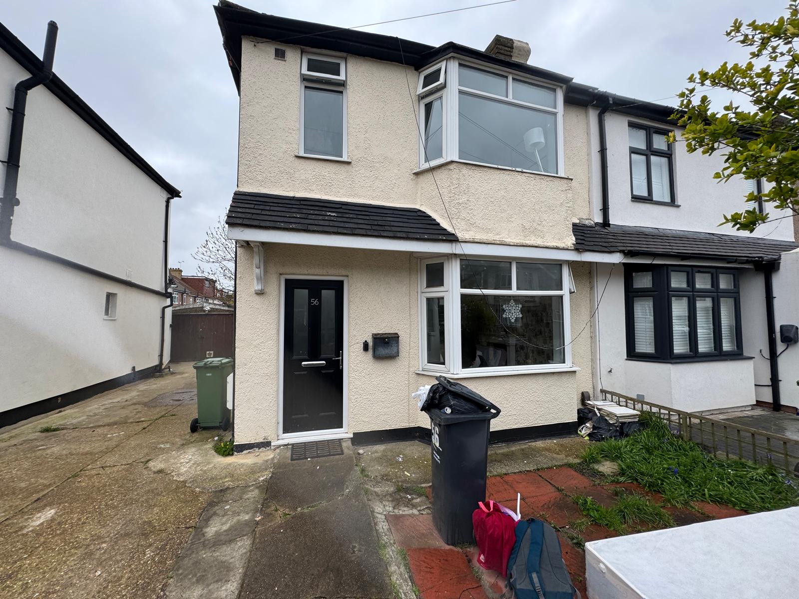 House Kings Avenue in Greater London