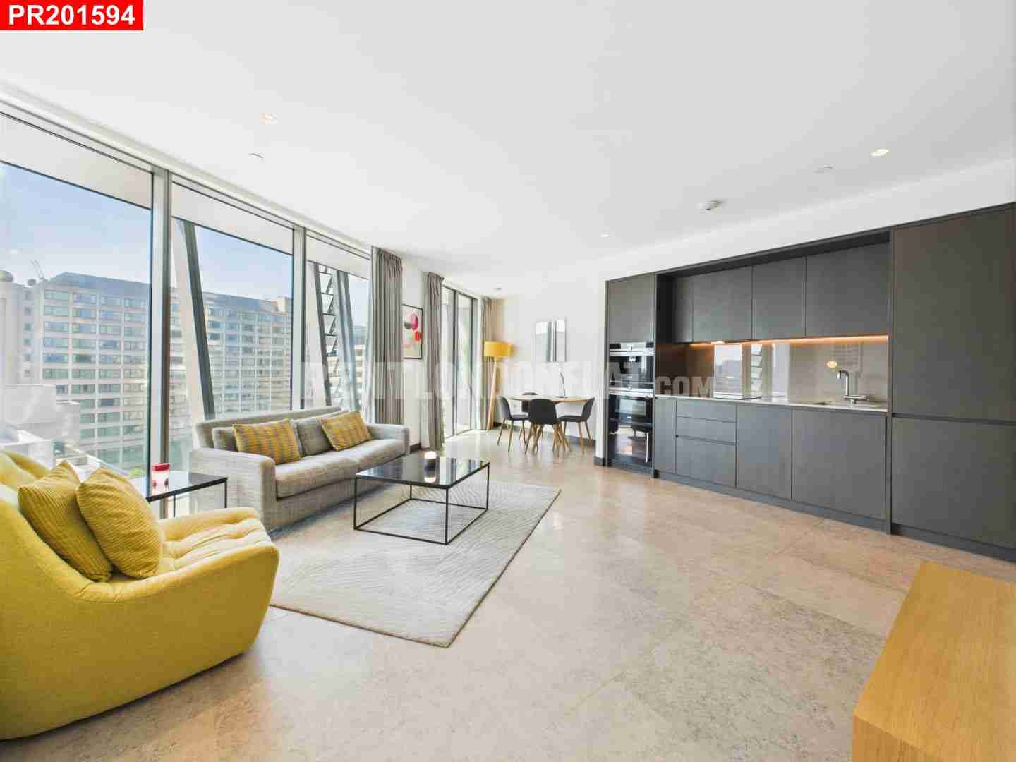 Flat Blackfriars Road in Greater London