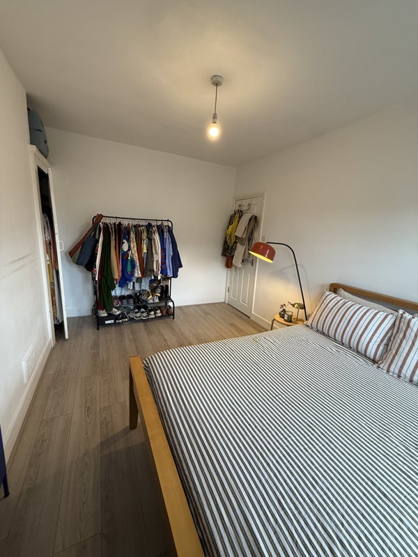 Room Millfields Road in Greater London