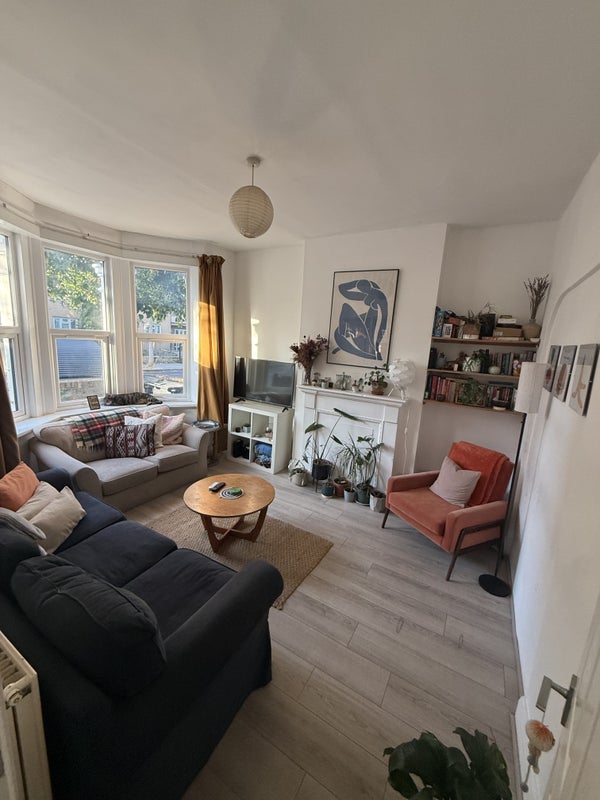 Room Millfields Road in Greater London