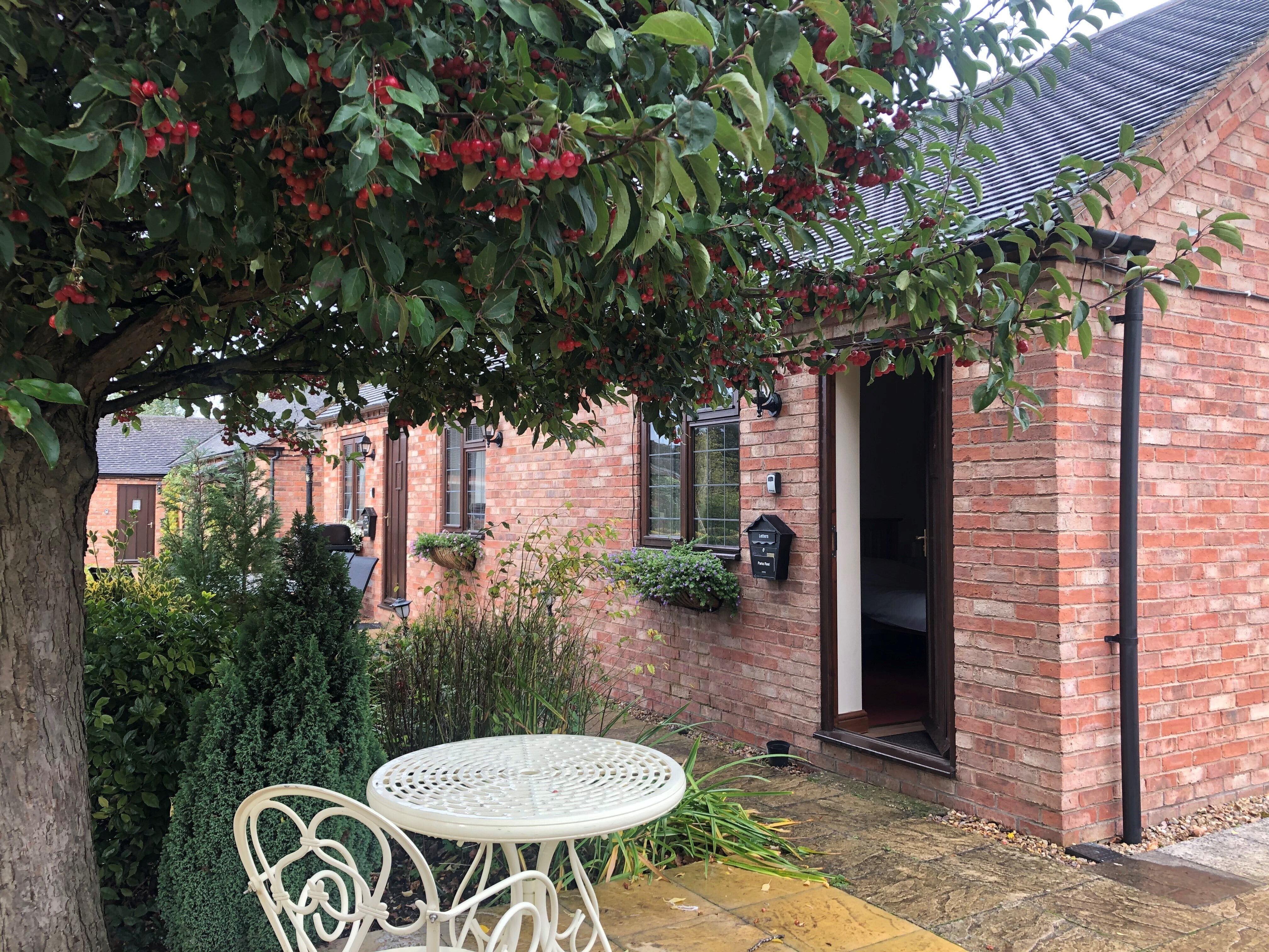 Flat Cadeby Lane in Hinckley and Bosworth