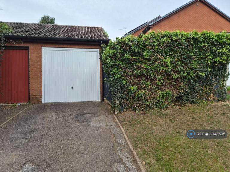 House Anstey Place in Burghfield Common